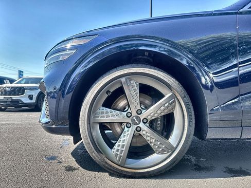 Used 2023 Genesis GV70 3.5T Sport w/ Sport Prestige Package AWD/4WD image 10