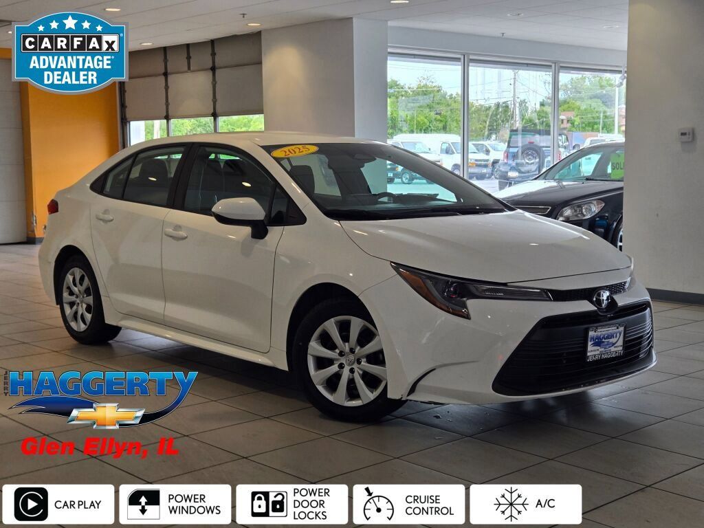 Used 2025 Toyota Corolla LE FWD image 1