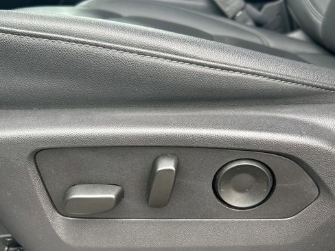 Used 2025 GMC Sierra 1500 SLT image 31