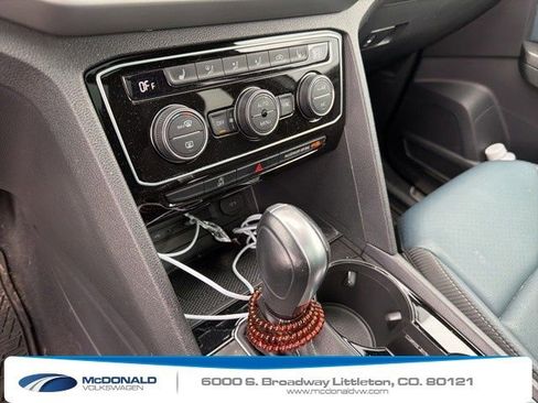 Used 2022 Volkswagen Atlas Cross Sport SEL R-Line AWD/4WD image 7