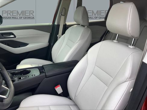 Certified 2024 Nissan Rogue SV w/ SV Premium Package FWD image 17