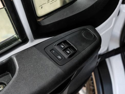 Used 2023 RAM ProMaster 2500 FWD image 39
