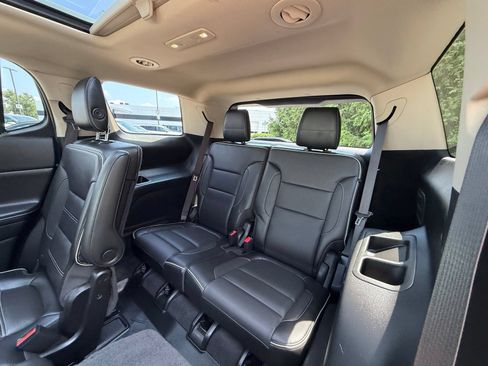 Used 2018 GMC Acadia Denali w/ Technology Package AWD/4WD image 26