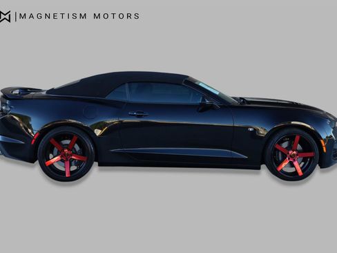 Used 2019 Chevrolet Camaro SS RWD image 4