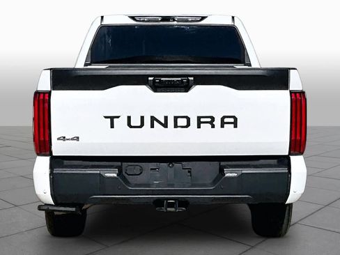 Used 2022 Toyota Tundra SR5 w/ SR5 Convenience Package AWD/4WD image 5