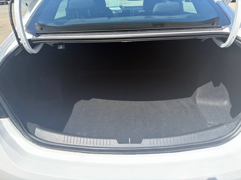 Used 2023 Chevrolet Malibu LT FWD image 27