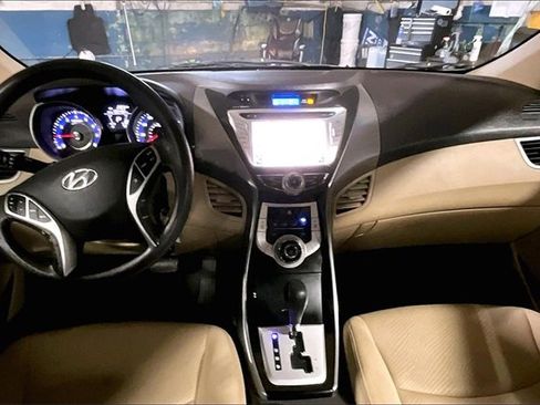 Used 2011 Hyundai Elantra GLS w/ Navigation Pkg 4 image 15