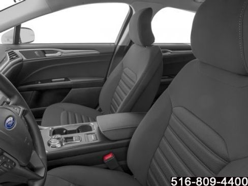 Used 2018 Ford Fusion SE w/ Fusion SE Technology Package image 10