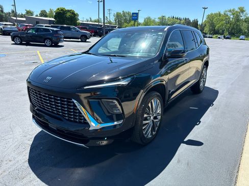 Used 2025 Buick Enclave Avenir w/ Super Cruise Package AWD/4WD image 3