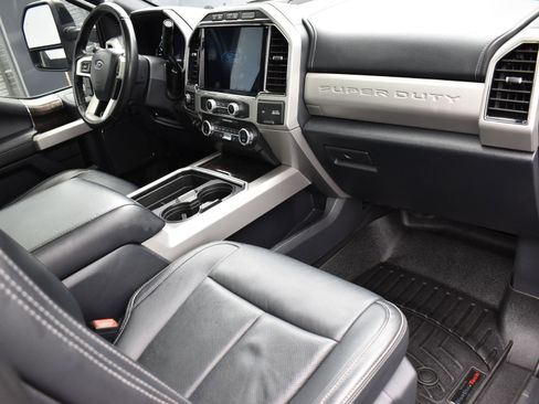 Used 2022 Ford F250 Lariat w/ Black Appearance Package image 38