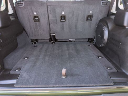 Used 2024 Jeep Wrangler Unlimited Rubicon w/ XTREMEE 35" Tire Package image 27