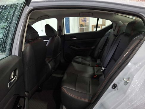 Used 2025 Nissan Altima 2.5 SR AWD/4WD image 10