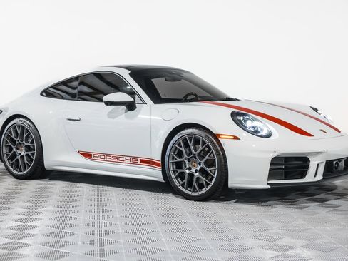 Used 2025 Porsche 911 Carrera RWD image 4