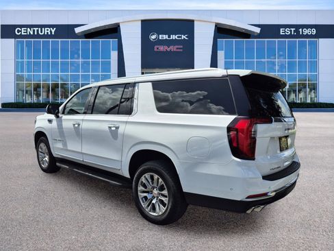 Used 2025 GMC Yukon XL Denali AWD/4WD image 6