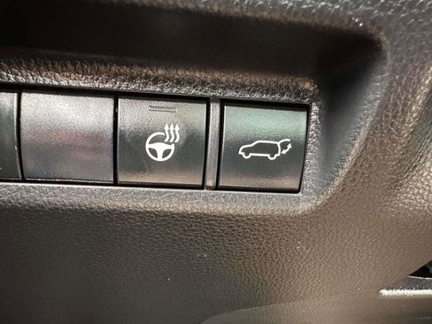 Used 2021 Toyota RAV4 XLE Premium AWD/4WD image 18