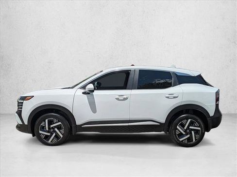 Certified 2025 Nissan Kicks SV FWD image 9