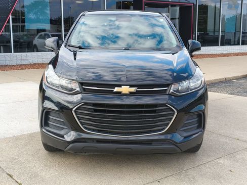 Used 2018 Chevrolet Trax LS AWD/4WD image 2
