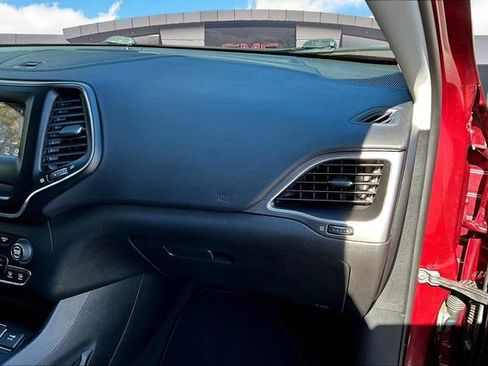 Used 2020 Jeep Cherokee Latitude Lux w/ Quick Order Package 2YH Lux image 16