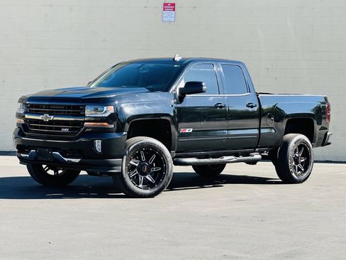 Used 2017 Chevrolet Silverado 1500 LT w/ Rally 2 Edition AWD/4WD image 3