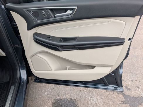 Used 2023 Ford Edge Titanium image 41