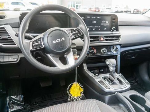 Used 2024 Kia Seltos LX AWD/4WD image 13