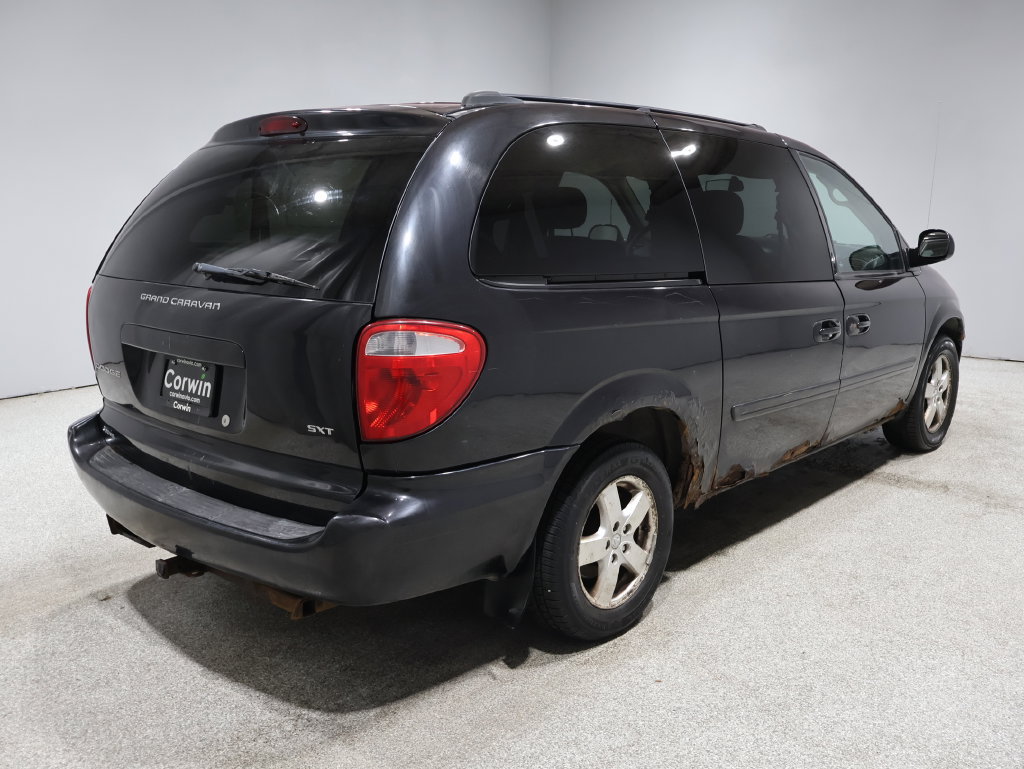 Used 2005 Dodge Grand Caravan SXT FWD image 7