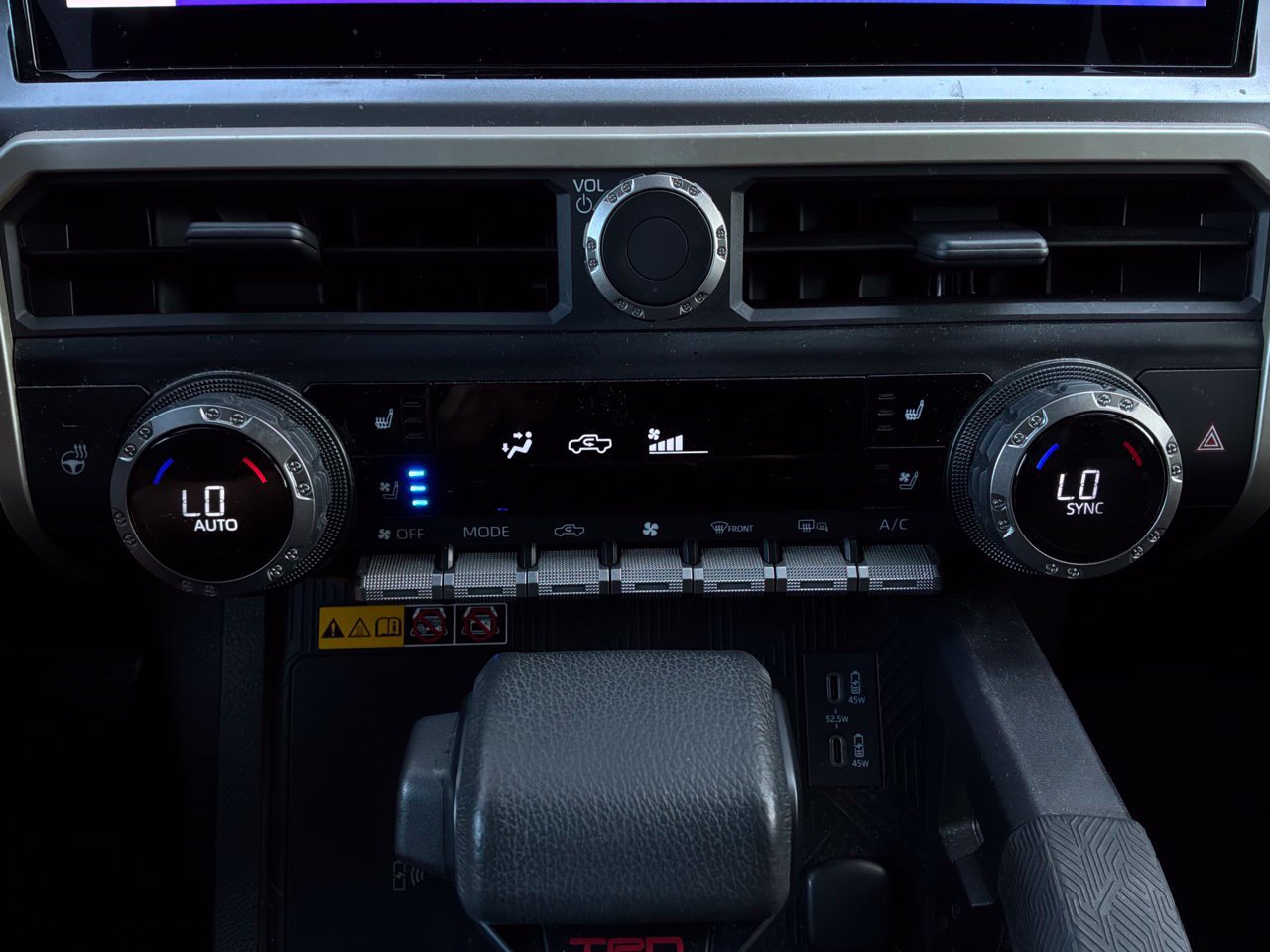 Used 2024 Toyota Tacoma TRD Off-Road w/ TRD Off Road Premium Package AWD/4WD image 41