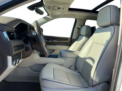 Used 2021 GMC Yukon XL Denali w/ Advanced Technology Package image 25