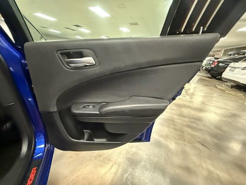 Used 2018 Dodge Charger SXT w/ Blacktop Package image 14