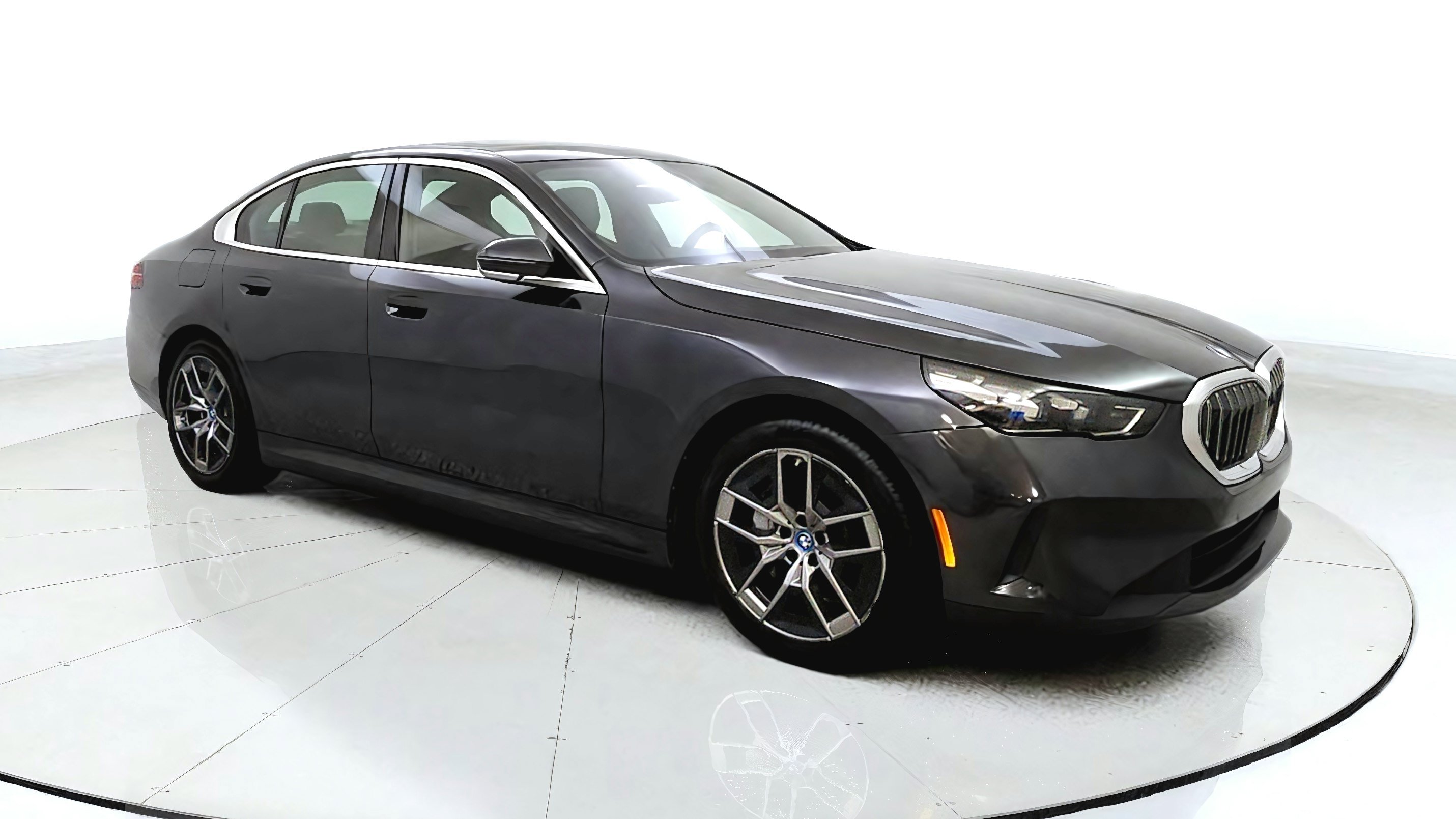 Used 2024 BMW i5 eDrive40i RWD image 1