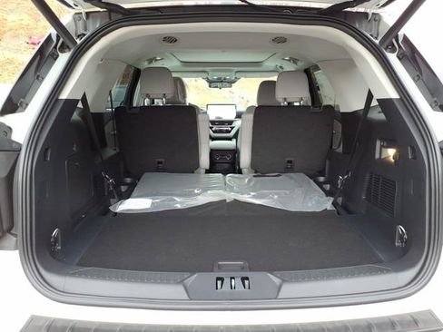 New 2026 Ford Explorer Active w/ Active Comfort Package AWD/4WD image 10