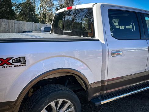 Used 2017 Ford F150 Lariat w/ Equipment Group 502A Luxury image 15