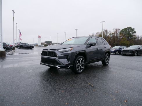 Used 2025 Toyota RAV4 XSE image 8