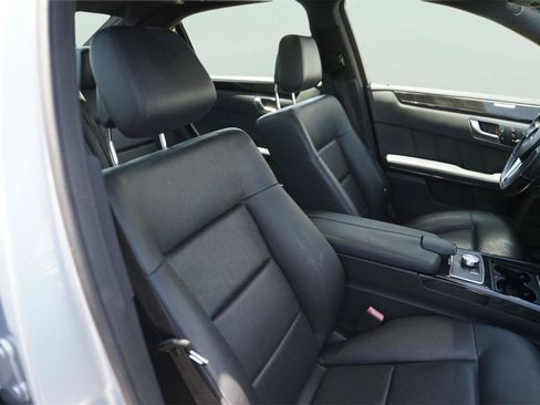 Used 2013 Mercedes-Benz E 350 Sedan image 20