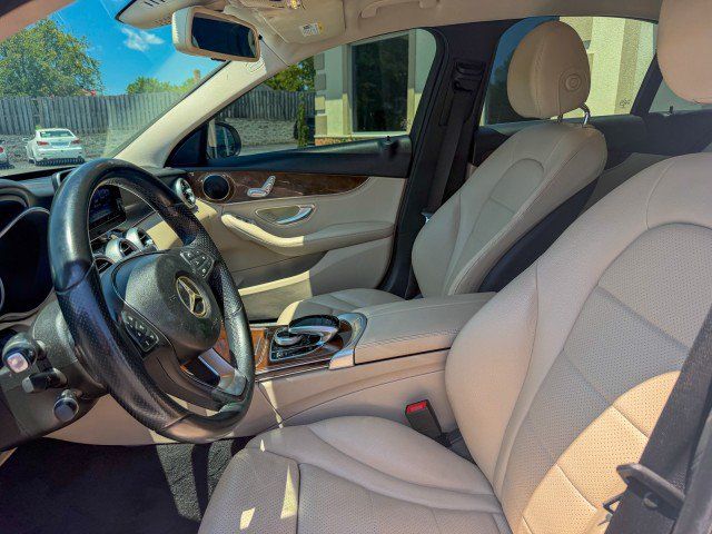 Used 2015 Mercedes-Benz C 300 Sedan image 5