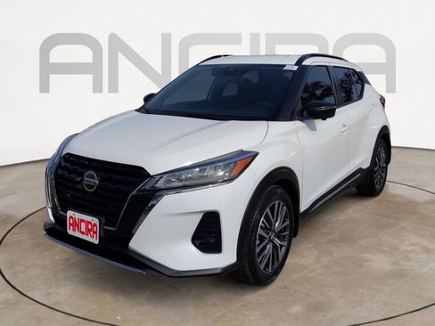 Used 2021 Nissan Kicks SR image 9