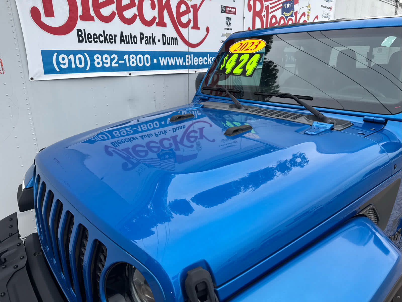 Used 2023 Jeep Gladiator Sport AWD/4WD image 9