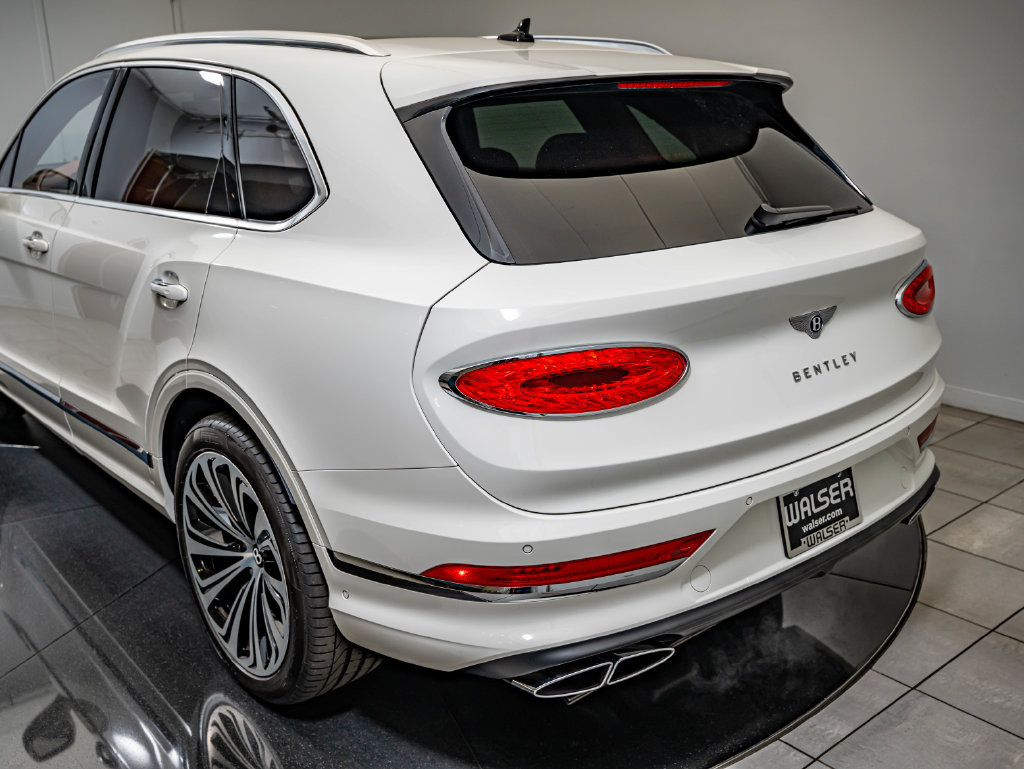 Used 2022 Bentley Bentayga AWD/4WD image 21