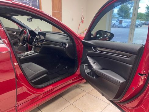 Used 2019 Honda Accord Sport image 8
