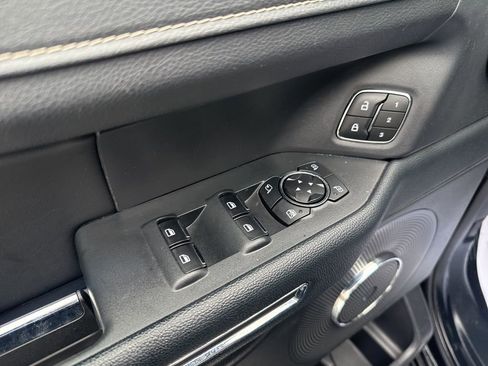 Used 2024 Ford Expedition XLT image 11