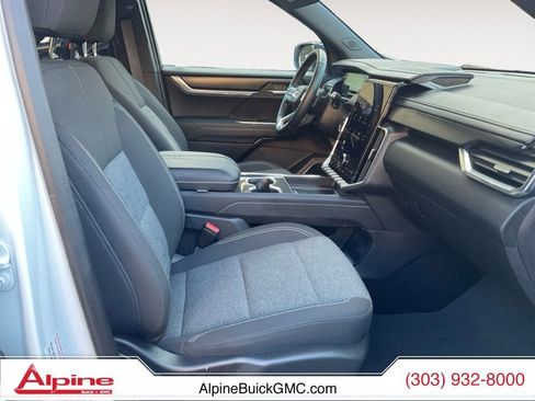 Used 2025 GMC Acadia Elevation image 14