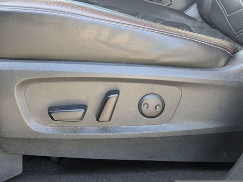 Used 2023 Nissan Pathfinder Platinum w/ Cargo Package image 19