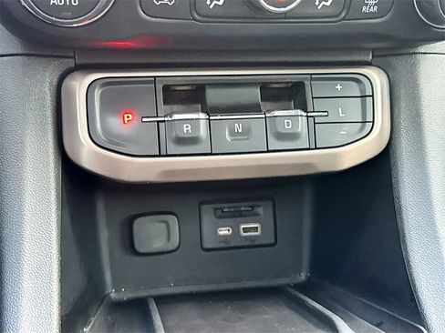 Used 2020 GMC Acadia Denali w/ Technology Package image 17