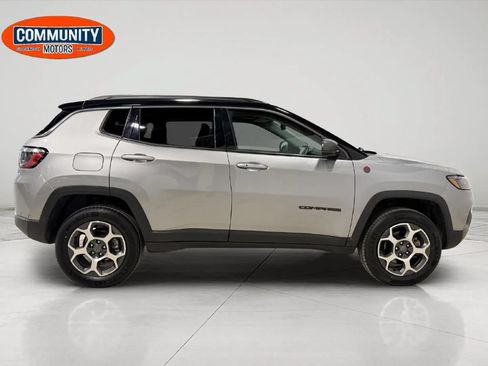 Used 2022 Jeep Compass Trailhawk w/ Sun and Sound Group AWD/4WD image 9