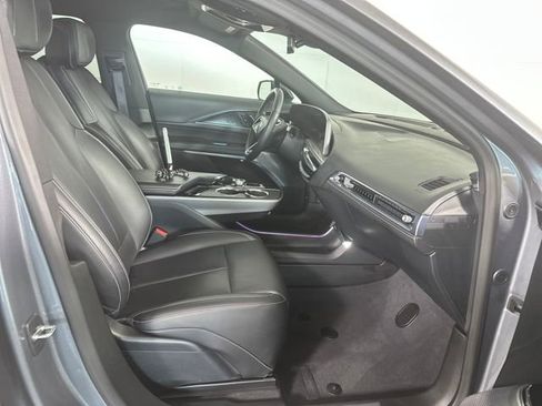 Used 2023 Cadillac Lyriq AWD image 28