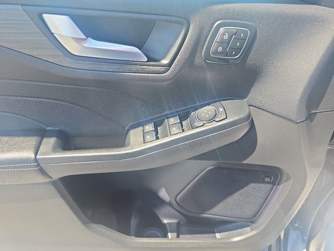 Used 2024 Ford Escape SE w/ PHEV Premium Package FWD image 16