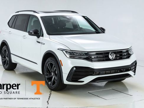 Used 2023 Volkswagen Tiguan SE R-Line FWD image 15