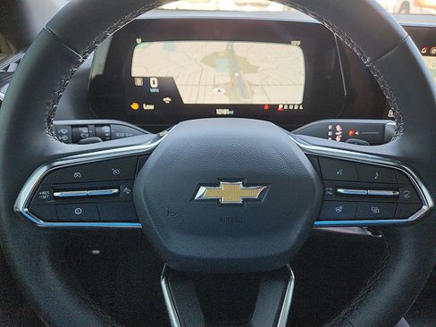 Used 2026 Chevrolet Equinox LT FWD image 11