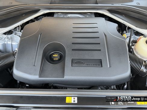 Used 2024 Land Rover Range Rover SE AWD/4WD image 30