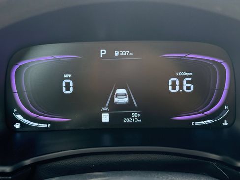 Used 2025 Kia Soul LX w/ LX Technology Package FWD image 40